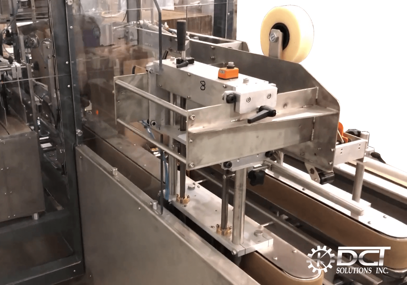 Automatic pick & place case packer for cartons