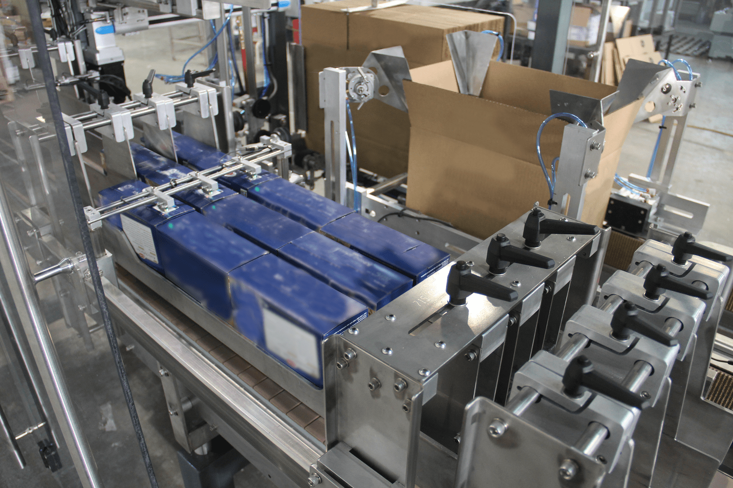 Automatic pick & place case packer for cartons